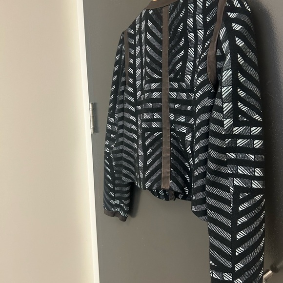 Diane Von Furstenberg 8 wool blend mono c leather trim jacket in great condition - Picture 4 of 16